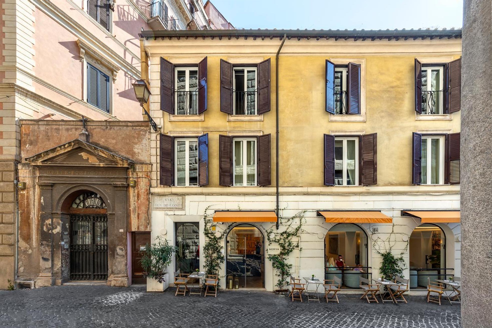 4 Top-Rated Romantic Hotels Near the Colosseum, Rome