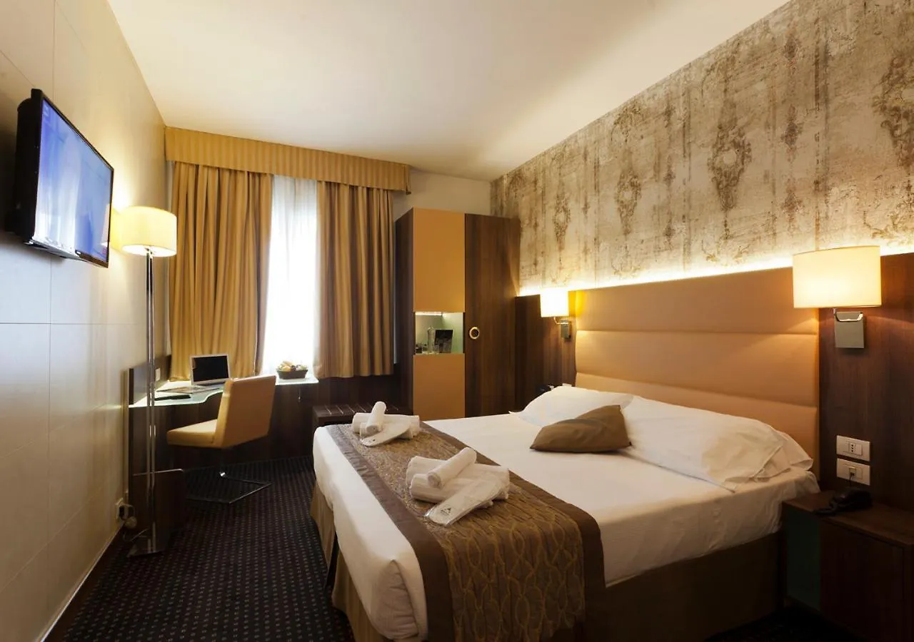 Where to Stay Near Ca' Pesaro: 4 Airport Hotels Reviewed